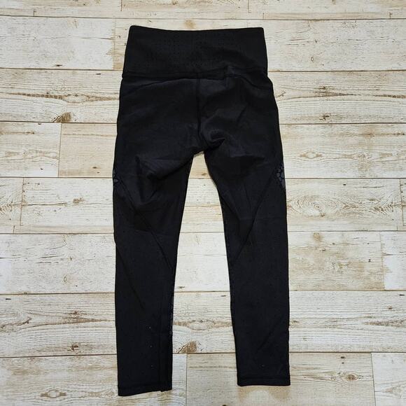 Athleta TruCool Capri Leggings Crocodile Stealth SZ XXS Small Yoga Black 348588 - Picture 8 of 13